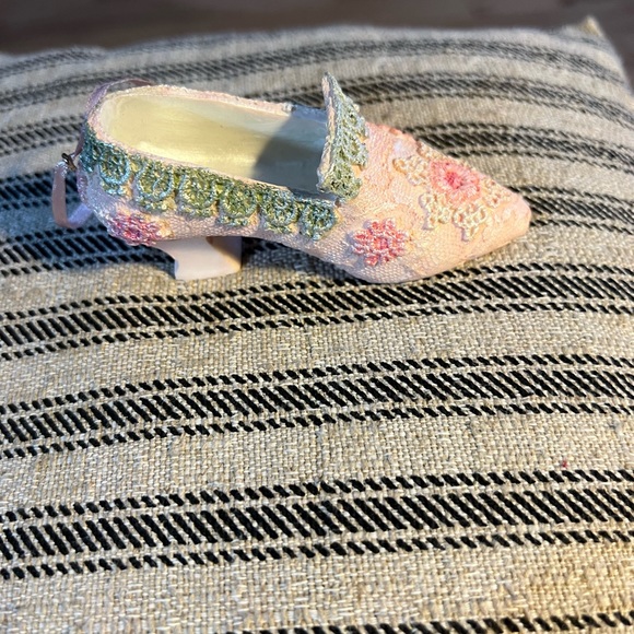 Pink Lace Shoe Ornament - Picture 2 of 5